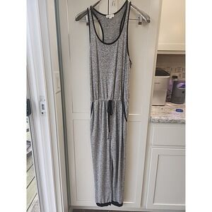 Jordann Womens Jumpsuit Sz L‎